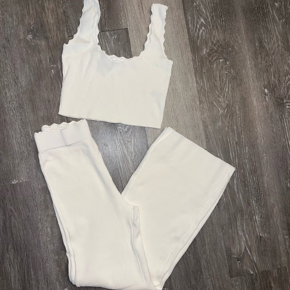 House of Harlow 1960 Cream Ribbed Two piece